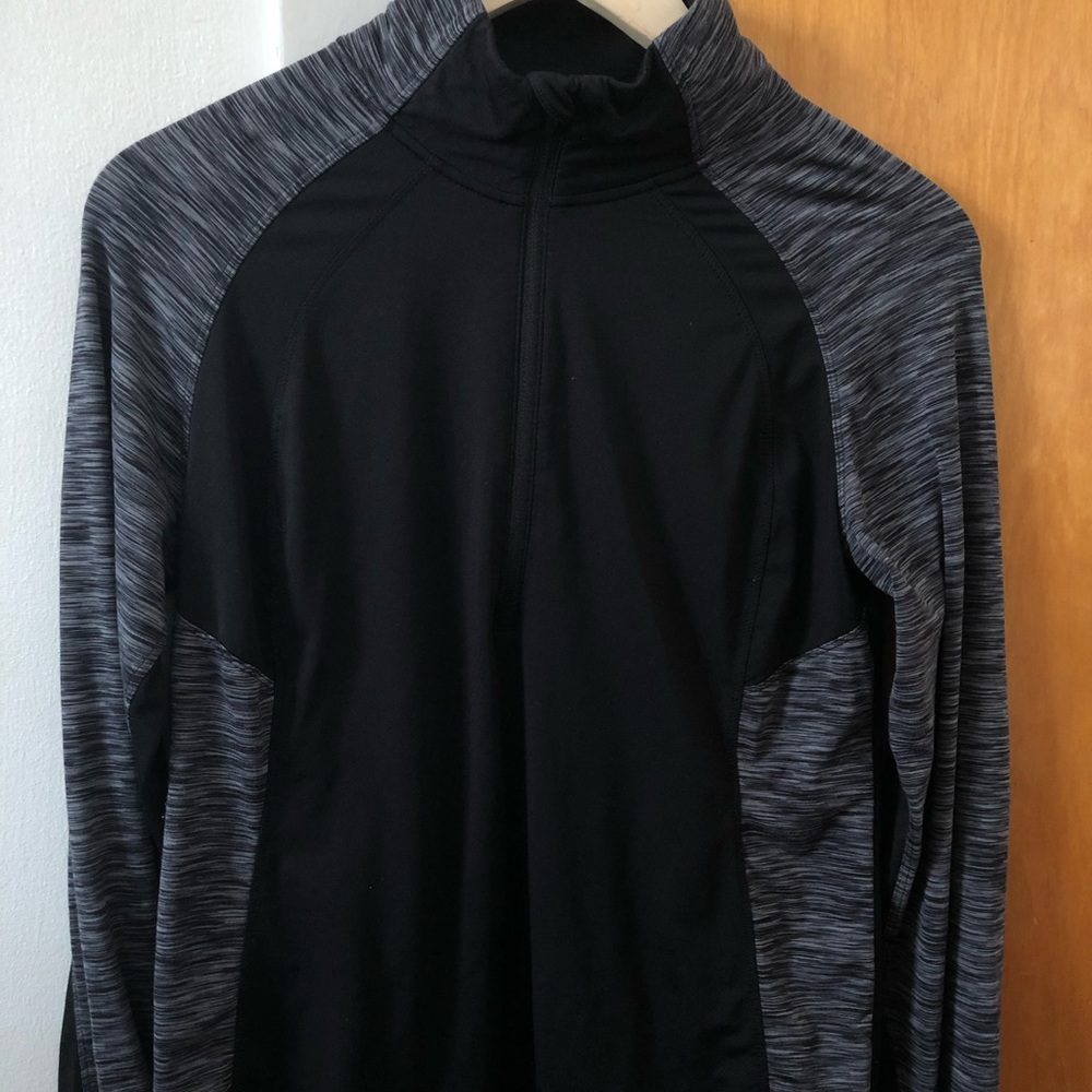 Thin pull over sweater